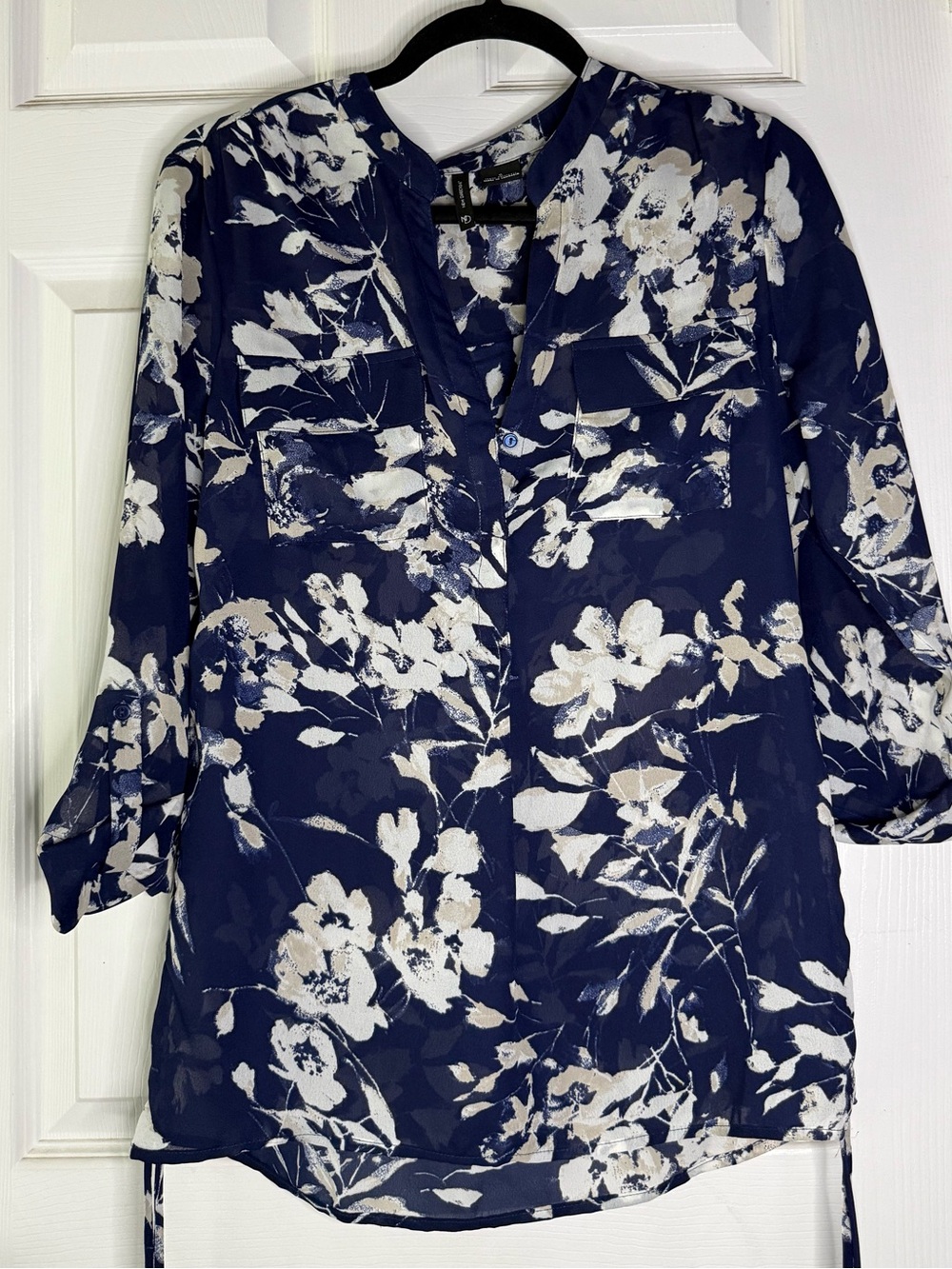 Semi Sheer Floral Flowy Blouse Women’s Small Cinched Sides Navy Vneck
